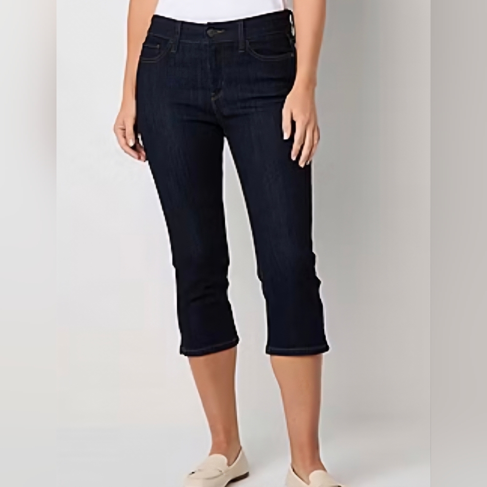 [LIKE NEW] St. John's Bay Womens Skinny Mid Rise Capri Jeans Pant Sz 12